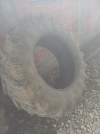 gume-za-traktor-58070-r38-i-48070-r28-big-3