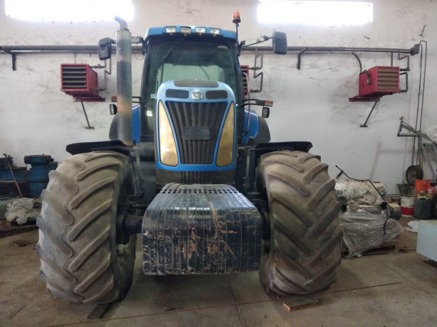 prodajem-traktor-new-holland-t8040-big-1